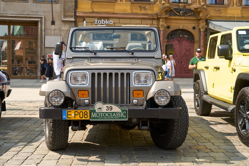 Samochody na MotoClassic 2024 r.