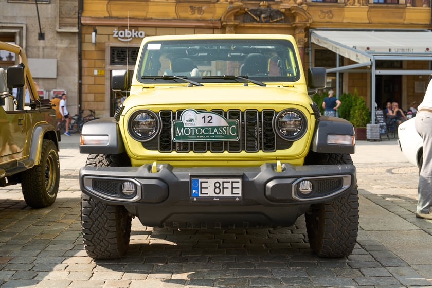 Samochody na MotoClassic 2024 r.