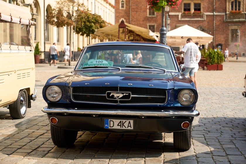 Samochody na MotoClassic 2024 r.
