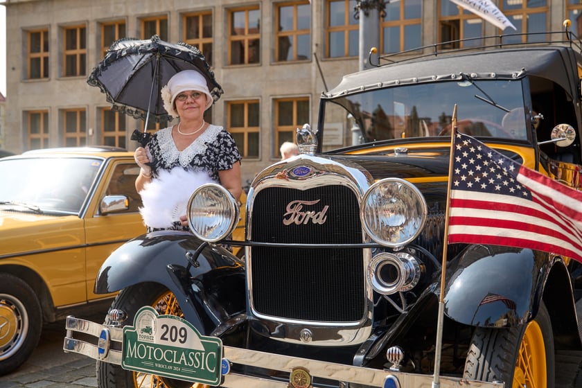 Samochody na MotoClassic 2024 r.