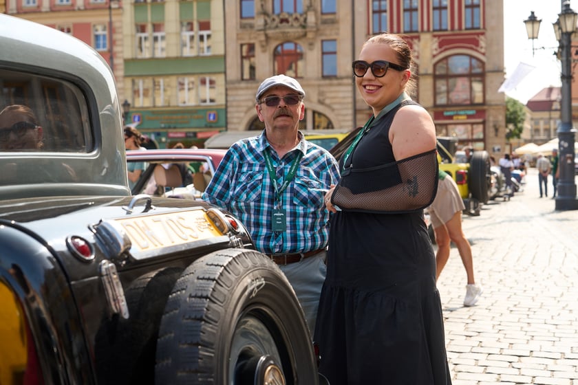 Samochody na MotoClassic 2024 r.