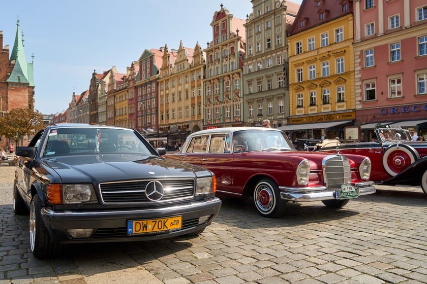 Samochody na MotoClassic 2024 r.