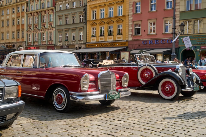 Samochody na MotoClassic 2024 r.