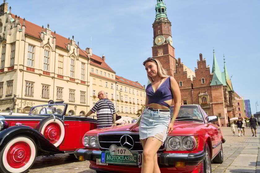 Samochody na MotoClassic 2024 r.