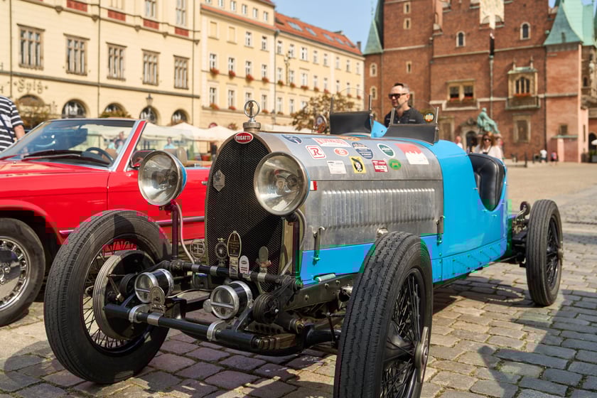 Samochody na MotoClassic 2024 r.