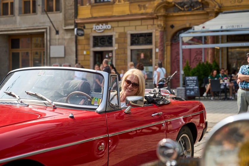 Samochody na MotoClassic 2024 r.