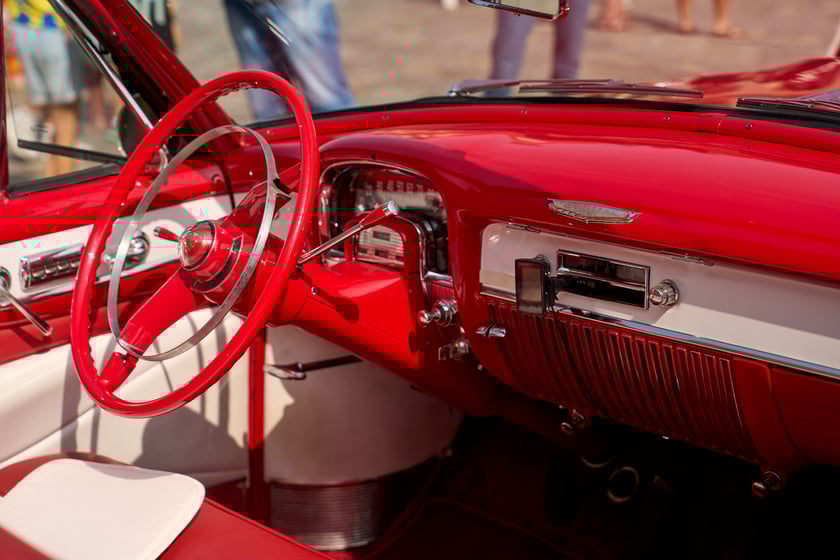 Samochody na MotoClassic 2024 r.