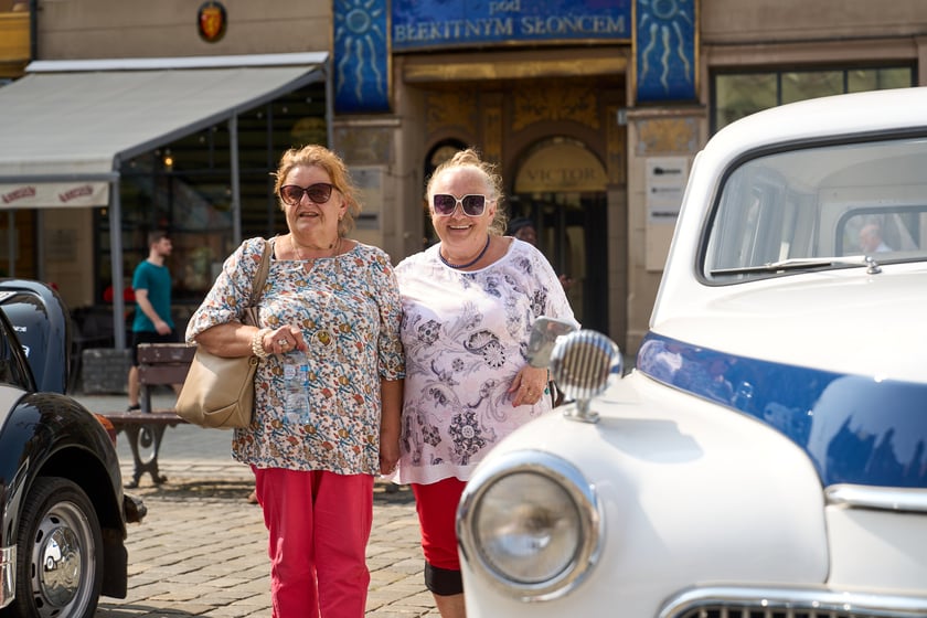 Samochody na MotoClassic 2024 r.