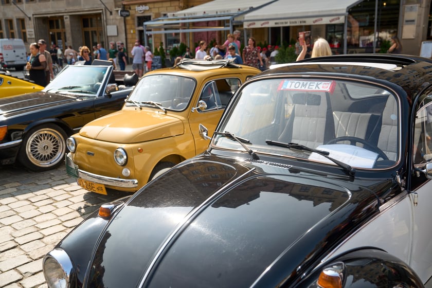 Samochody na MotoClassic 2024 r.