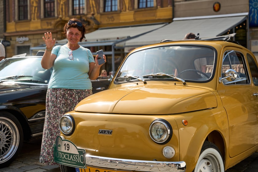 Samochody na MotoClassic 2024 r.