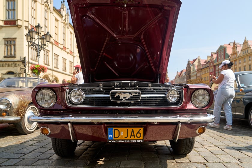 Samochody na MotoClassic 2024 r.