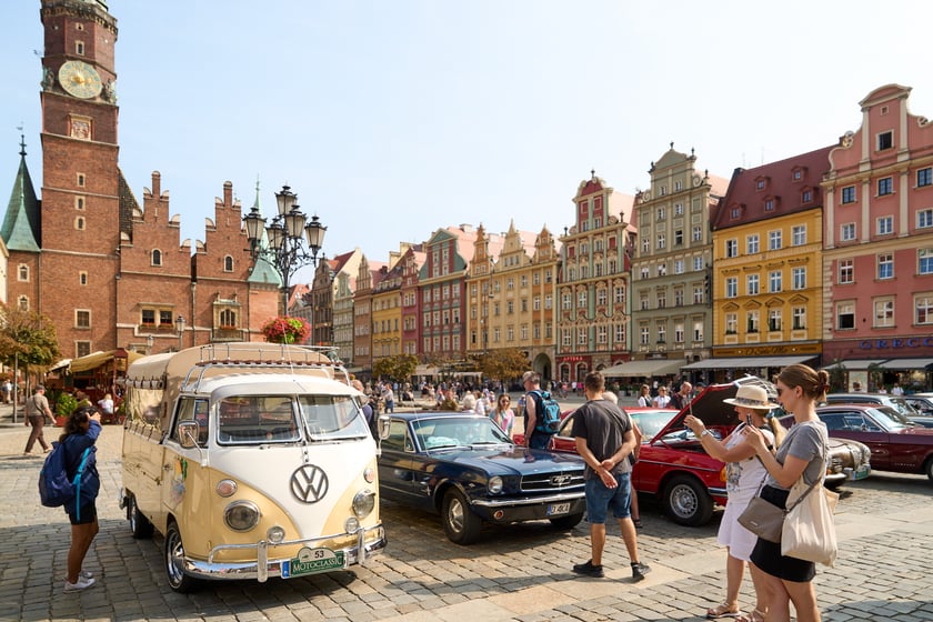 Samochody na MotoClassic 2024 r.