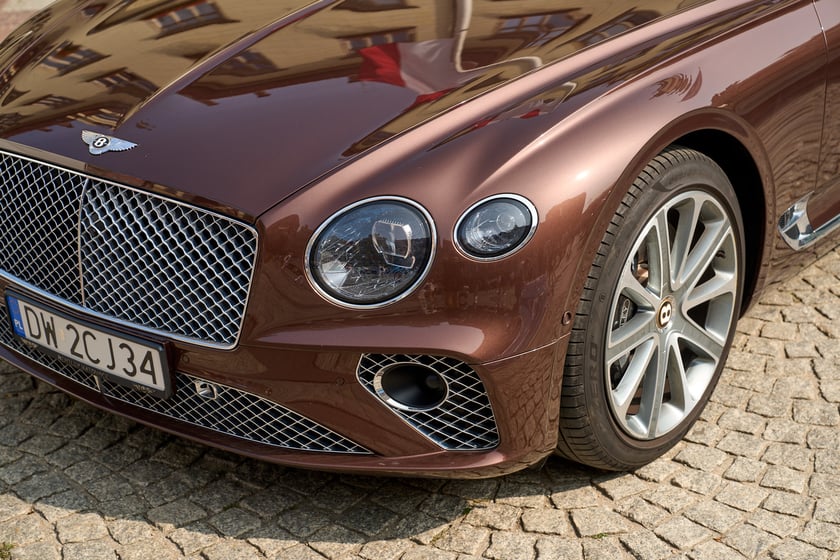 Samochody na MotoClassic 2024 r.