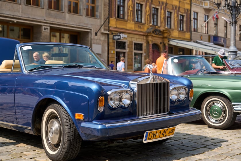 Samochody na MotoClassic 2024 r.