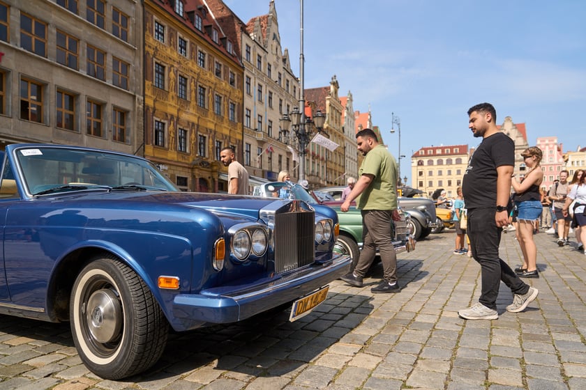 Samochody na MotoClassic 2024 r.