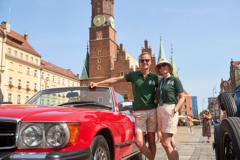 Samochody na MotoClassic 2024 r.