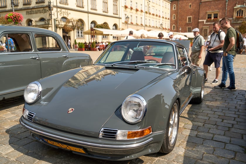 Samochody na MotoClassic 2024 r.