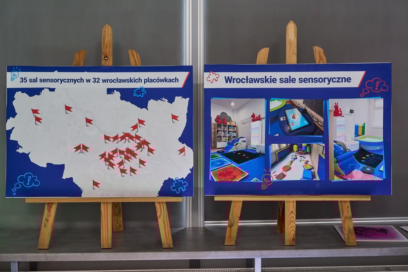 Sala integracji sensorycznej w przedszkolu integracyjnym nr 35 &bdquo;Tęczowy Domek&rdquo; przy ul. gen. K. Pułaskiego prezentowana podczas konferencji zorganizowanej 23 sierpnia z okazji uruchomienia we Wrocławiu 35 nowych sal