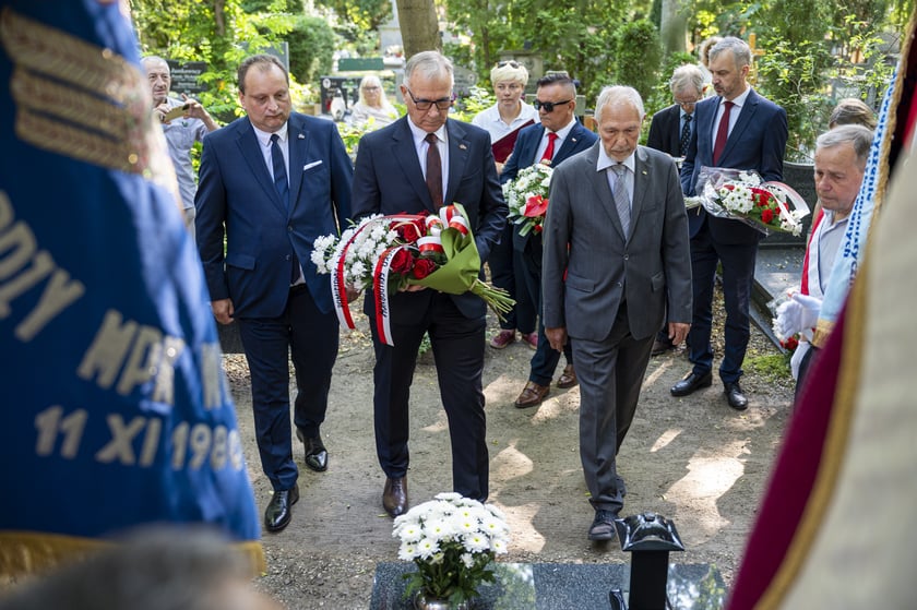 Obchody Sierpnia '80 na cmentarzu Grabiszyńskim