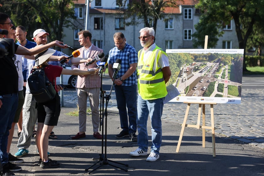 Spotkanie na pętli Sępolno w sprawie budowy TAT na Swojczyce, 30 sierpnia 2024