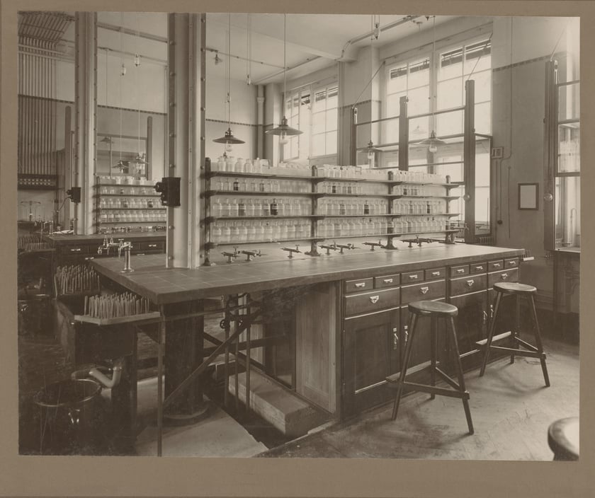 Wyższa Szkoła Techniczna, Instytut Chemii. 1910&nbsp;