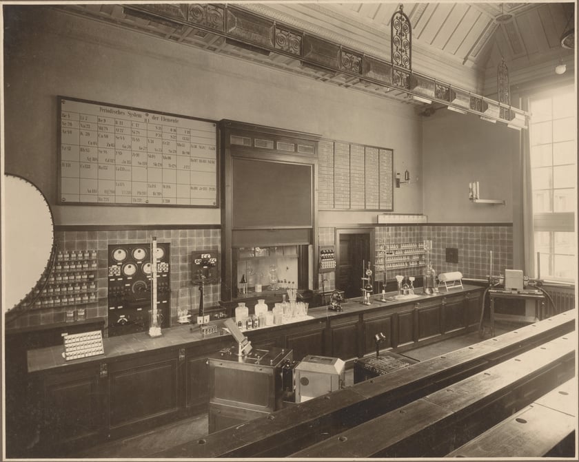 Wyższa Szkoła Techniczna, Instytut Chemii. 1910&nbsp;
