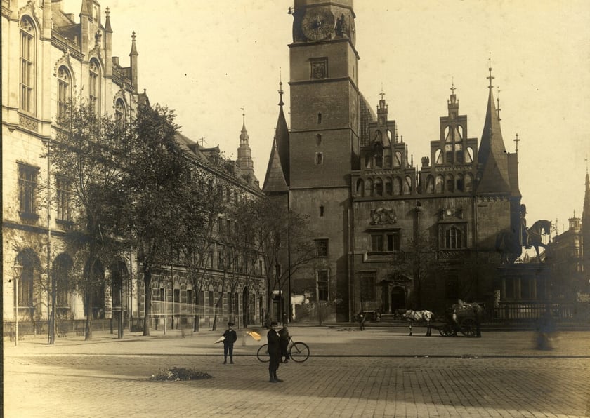 Rynek i ratusz, 1905