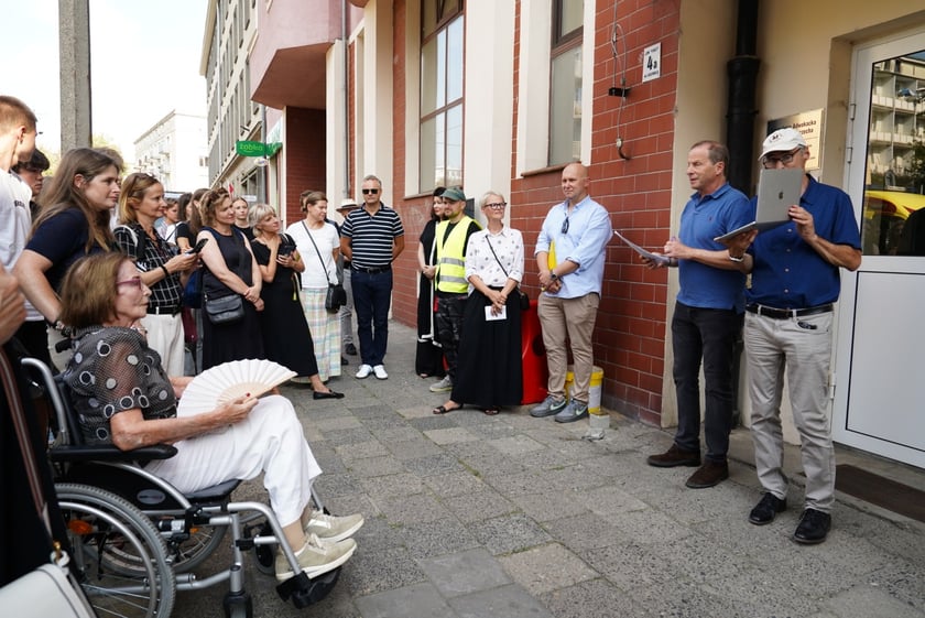 Kamienie pamięci Stolpersteine przy ul. Lelewela, 3 września 2024 r.