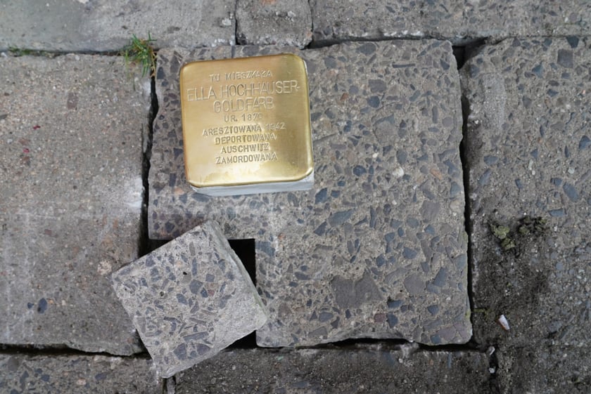 Kamienie pamięci Stolpersteine przy ul. Lelewela, 3 września 2024 r.