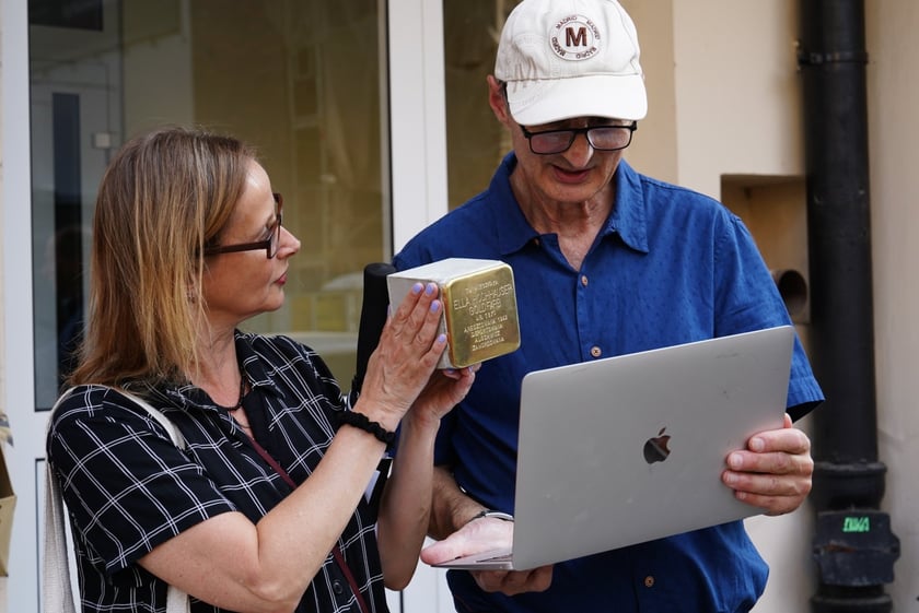 Kamienie pamięci Stolpersteine przy ul. Lelewela, 3 września 2024 r.