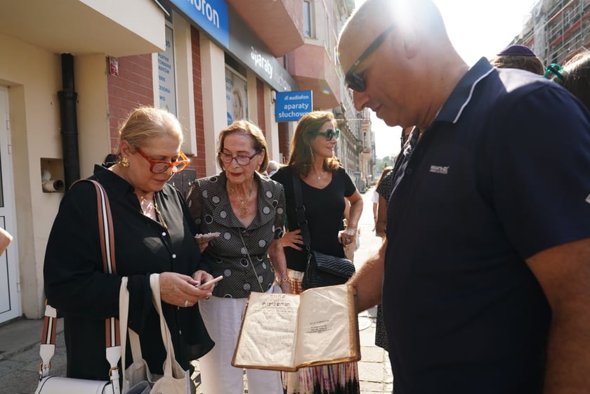 Kamienie pamięci Stolpersteine przy ul. Lelewela, 3 września 2024 r.