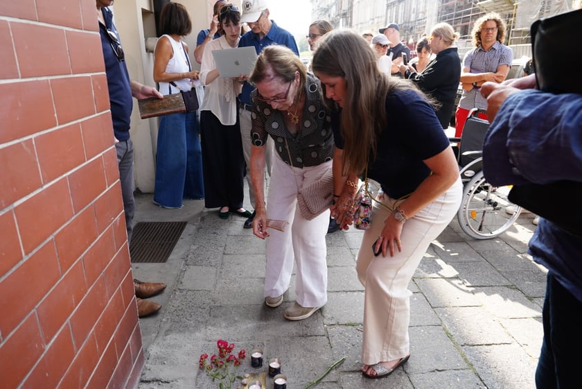 Kamienie pamięci Stolpersteine przy ul. Lelewela, 3 września 2024 r.