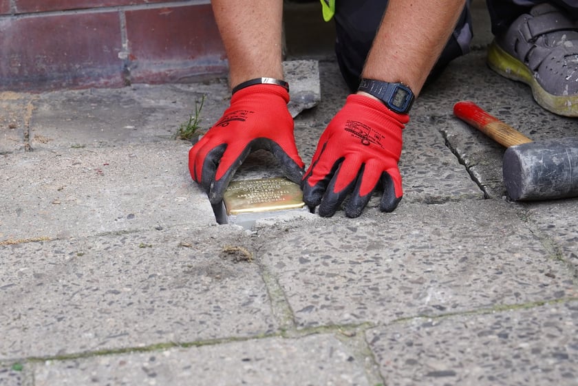 Kamienie pamięci Stolpersteine przy ul. Lelewela, 3 września 2024 r.