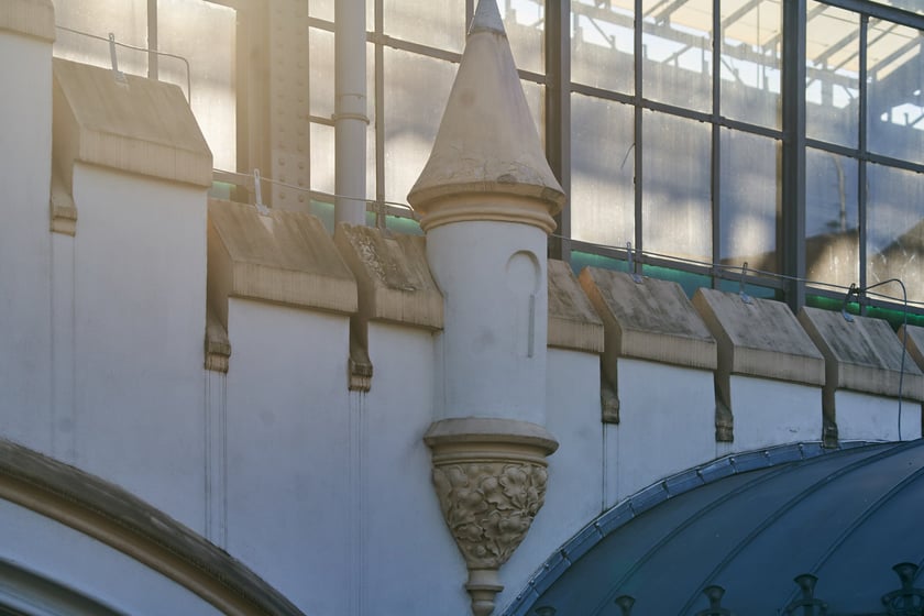 Stacja kolejowa z dworcem Wrocław Główny, marzec 2023