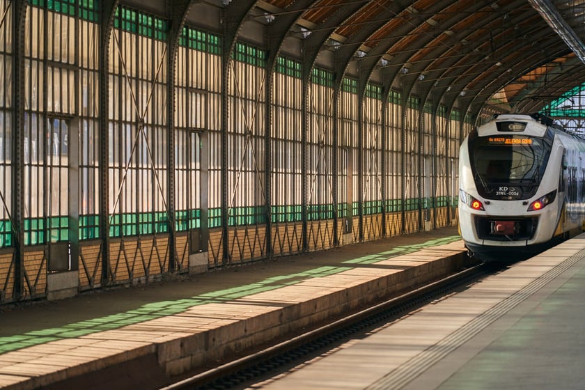 Stacja kolejowa z dworcem Wrocław Główny, marzec 2023