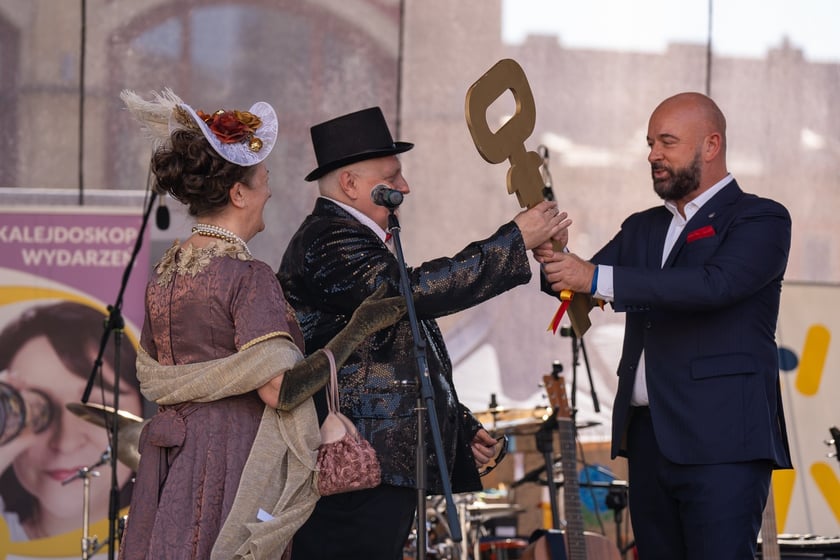 Marsz Kapeluszy i inauguracja Dni Seniora 2024