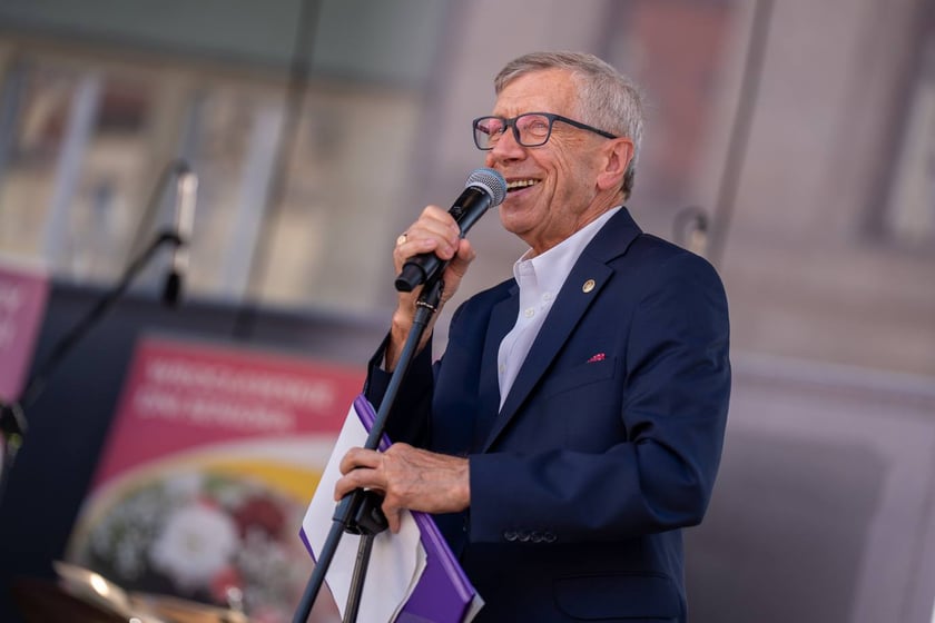 Marsz Kapeluszy i inauguracja Dni Seniora 2024