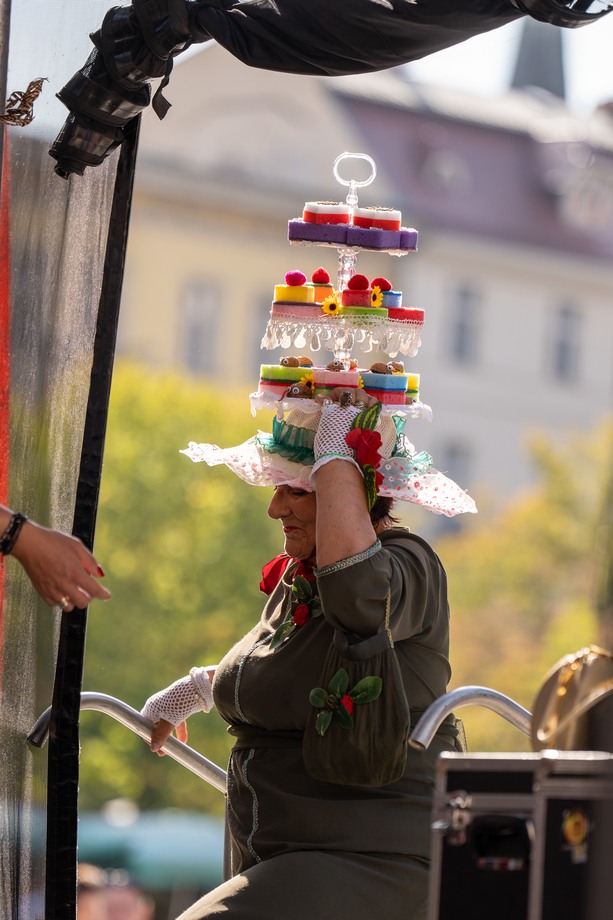Marsz Kapeluszy i inauguracja Dni Seniora 2024