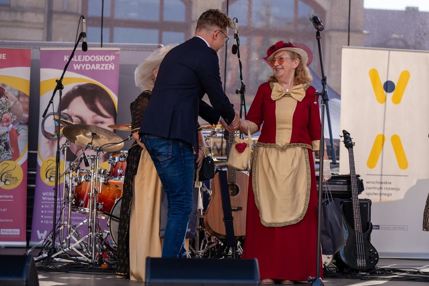 Marsz Kapeluszy i inauguracja Dni Seniora 2024