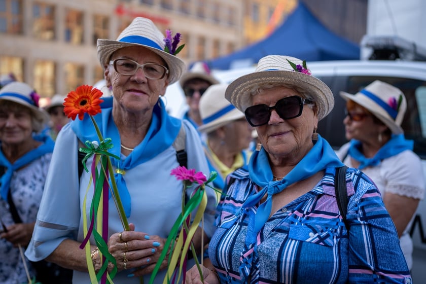 Marsz Kapeluszy i inauguracja Dni Seniora 2024