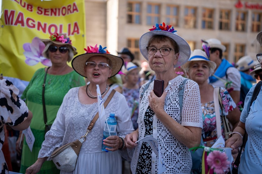 Marsz Kapeluszy i inauguracja Dni Seniora 2024