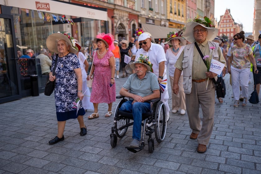 Marsz Kapeluszy i inauguracja Dni Seniora 2024