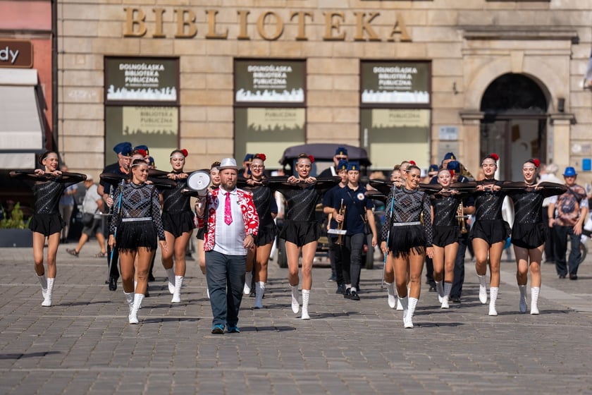 Marsz Kapeluszy i inauguracja Dni Seniora 2024