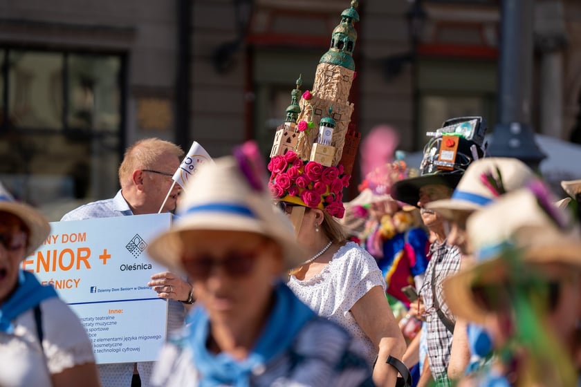 Marsz Kapeluszy i inauguracja Dni Seniora 2024