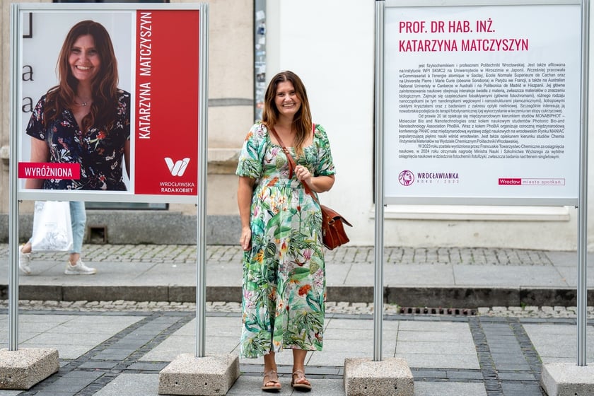 Wystawa &bdquo;Wrocławianka Roku 2023&rdquo; przy Oławskiej, nagrodzona prof. dr hab. inż. Katarzyna Matczyszyn