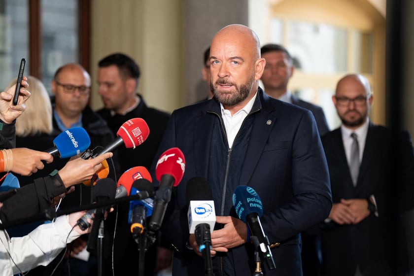 Prezydent Wrocławia Jacek Sutryk powołał sztab kryzysowy w związku z ostrzeżeniami IMGW - briefing prasowy, 12.09.2024
