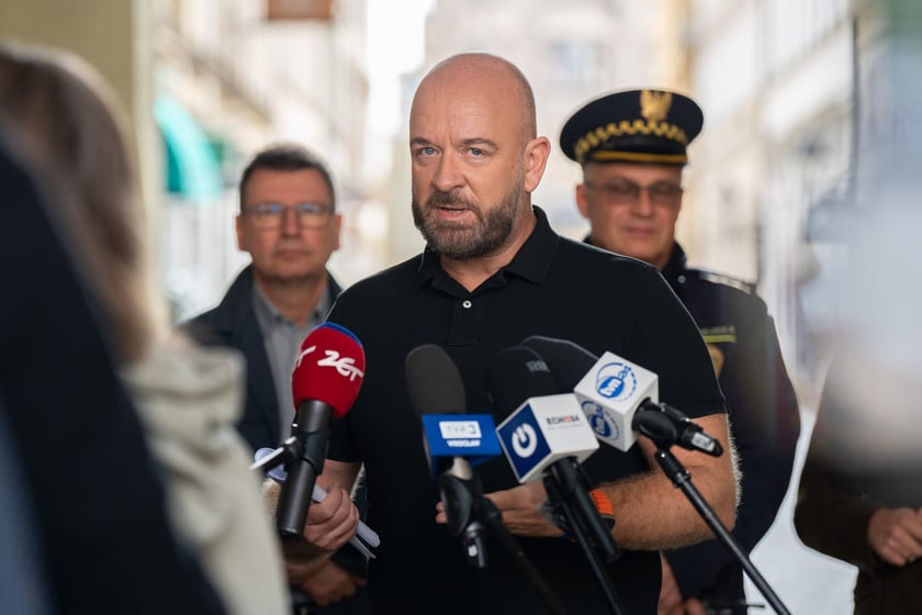 Spotkanie prasowe i zebranie wojewódzkiego sztabu kryzysowego w sprawie zagrożenia powodziowego, 16 września 2024 roku