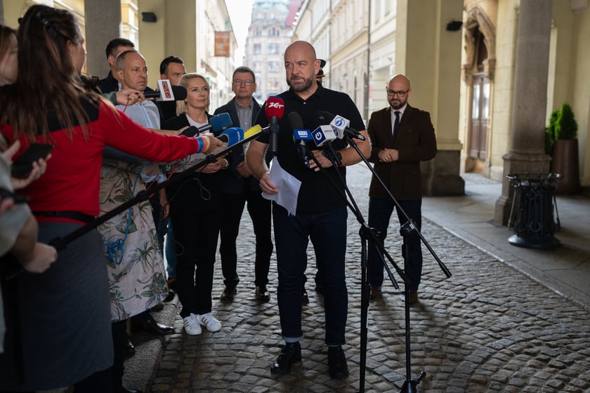 Spotkanie prasowe i zebranie wojewódzkiego sztabu kryzysowego w sprawie zagrożenia powodziowego, 16 września 2024 roku