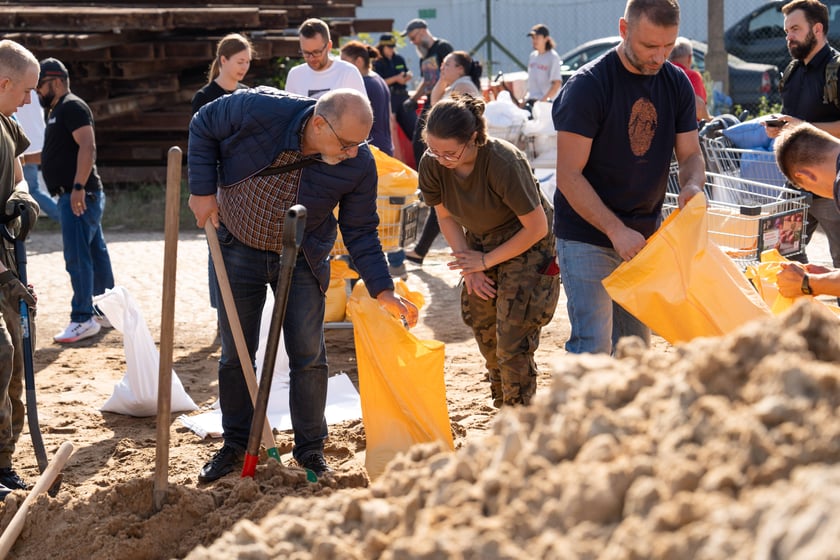 Teren ZDiUM - miejsce, w którym można dostać worki z piaskiem