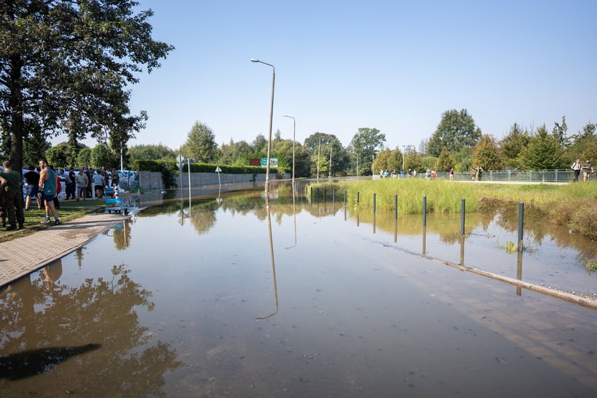 Stawianie umocnień na Stabłowicach (Leśnica), 18 września 2024 roku